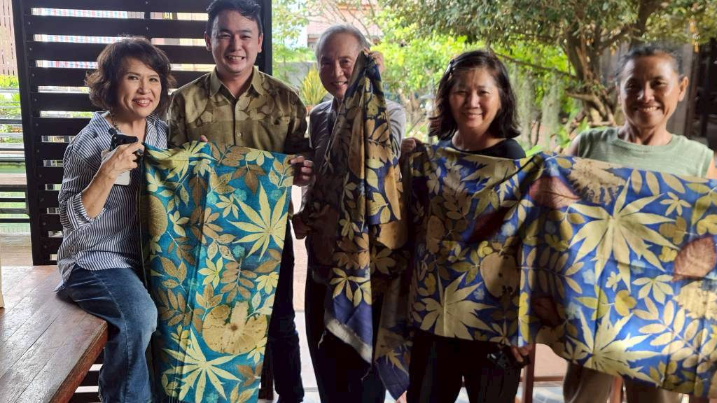 การออกแบบลวดลายใบไม้