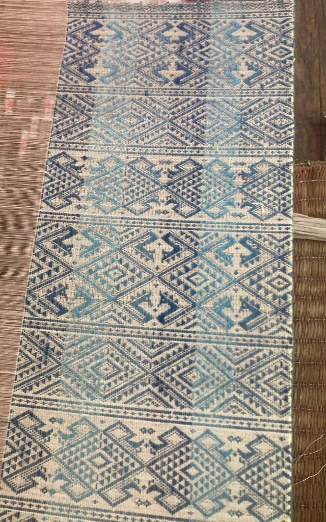 ผ้าหมี่ขิดลายขันหมากเบ่ง